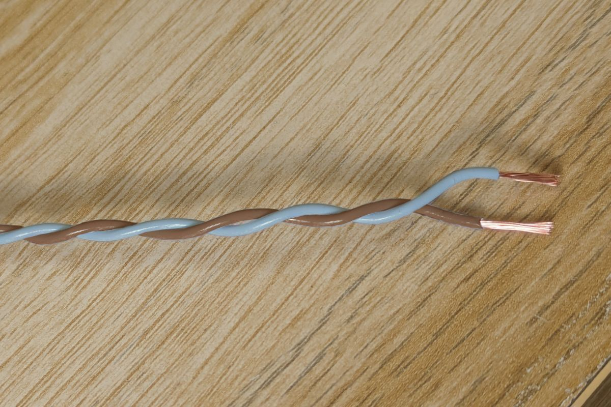 Grey & Brown Twisted Wire Cable - 20 AWG / 0.5mm²