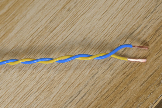 Blue & Yellow Twisted Wire Cable - 20 AWG / 0.5mm²