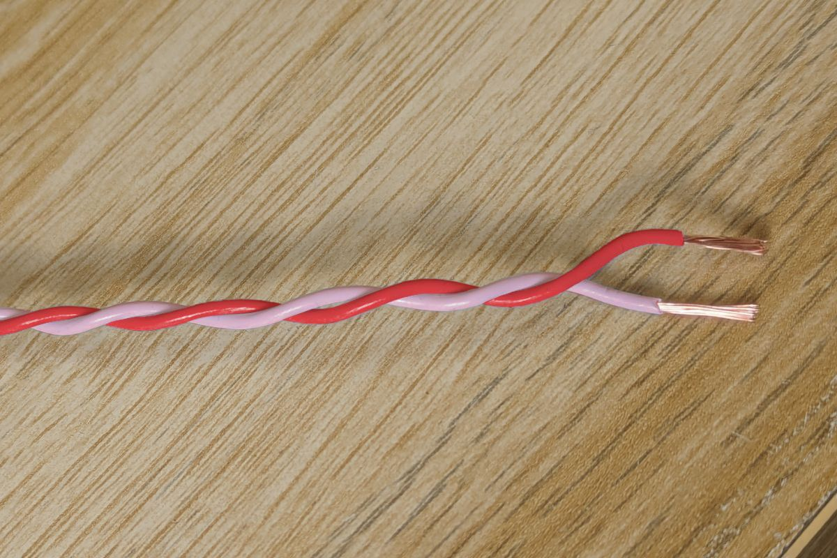 Red & Pink Twisted Wire Cable - 20 AWG / 0.5mm²