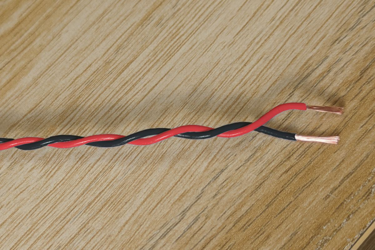 Red & Black Twisted Wire Cable - 20 AWG / 0.5mm²