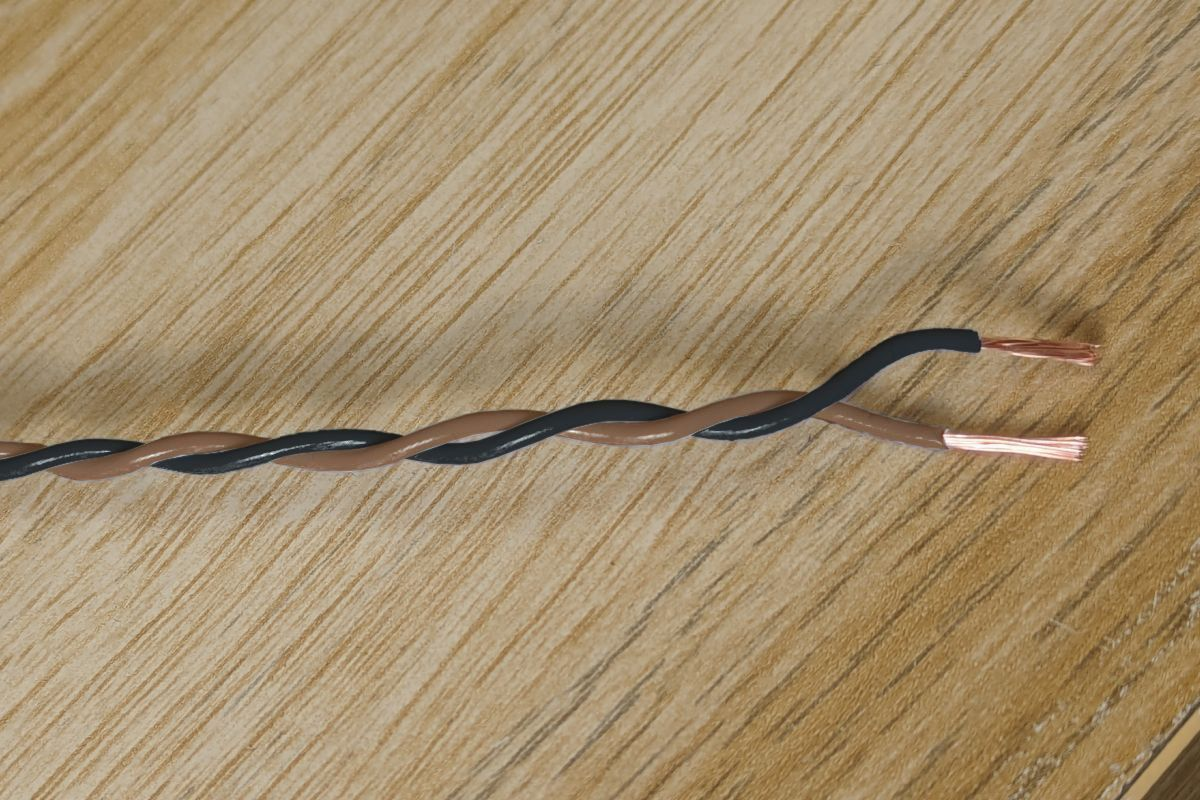 Black & Brown Twisted Wire Cable - 20 AWG / 0.5mm²