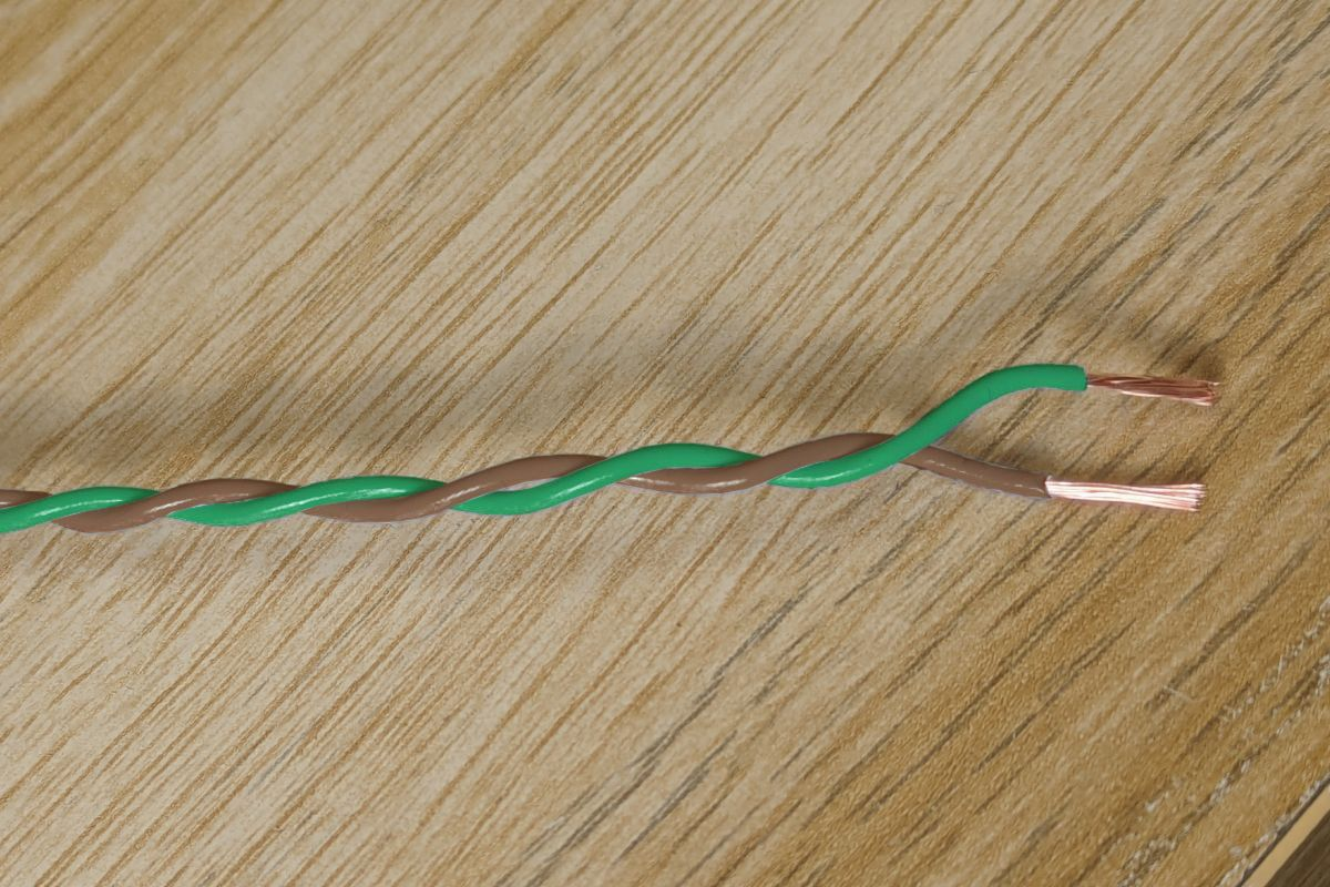Green & Brown Twisted Wire Cable - 20 AWG / 0.5mm²