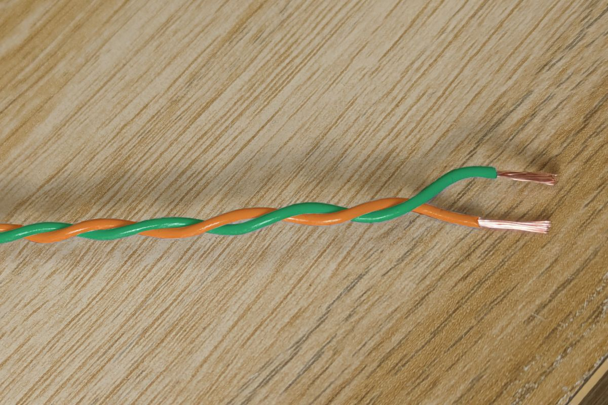 Green & Orange Twisted Wire Cable - 20 AWG / 0.5mm²